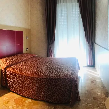 圣卡罗酒店 酒店